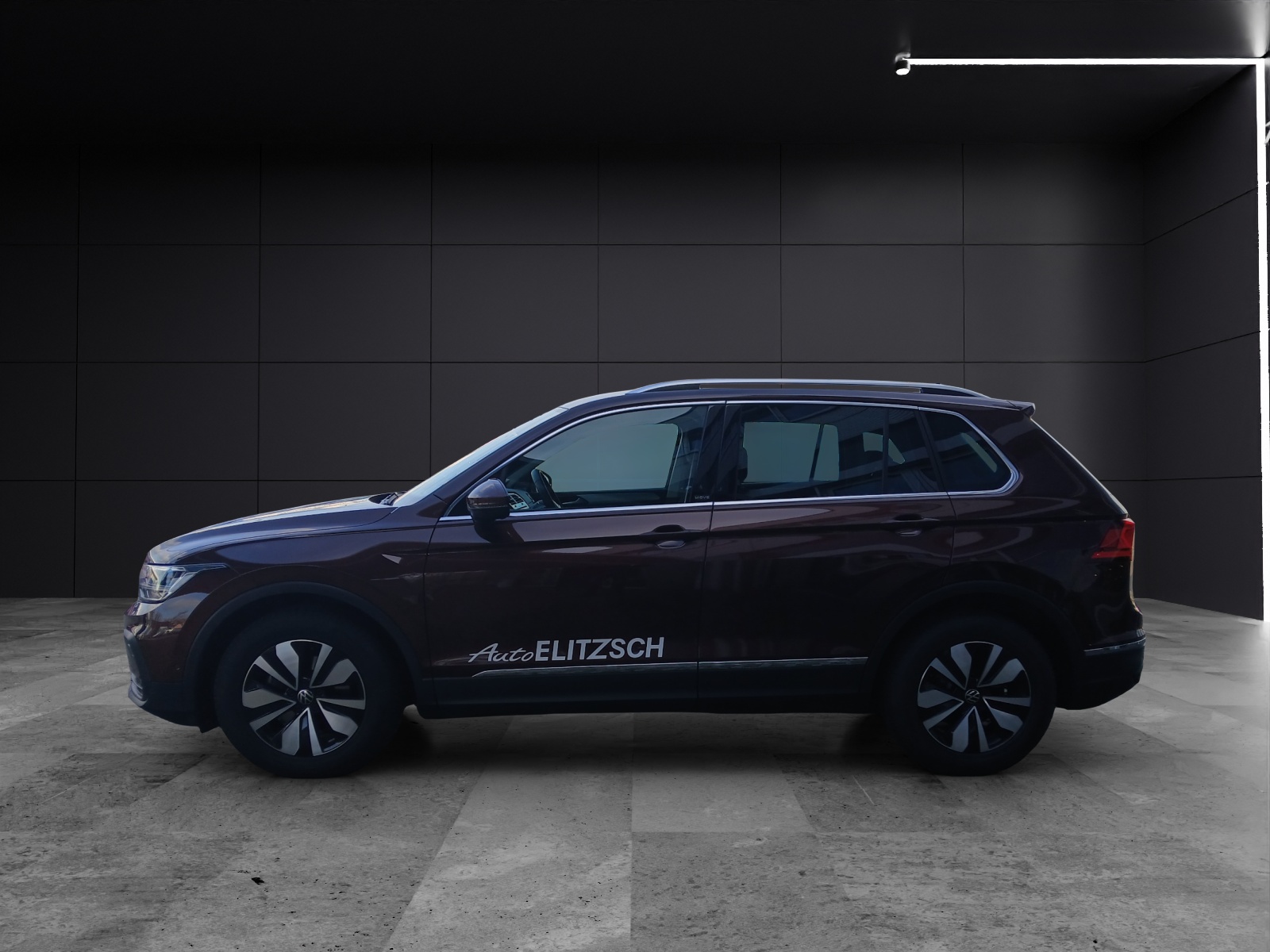 Fahrzeugabbildung Volkswagen Tiguan TDI Move DSG LED AHK Navi ACC RFK SH LM