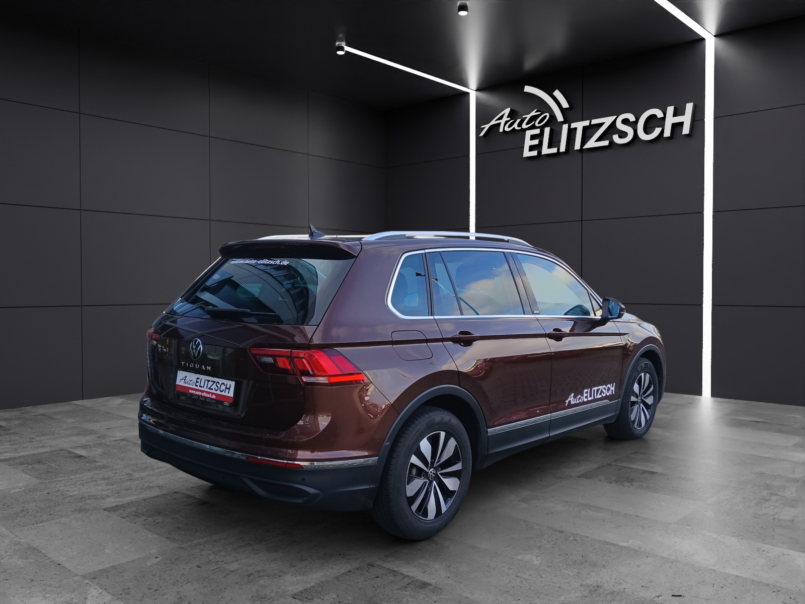 Fahrzeugabbildung Volkswagen Tiguan TDI Move DSG LED AHK Navi ACC RFK SH LM