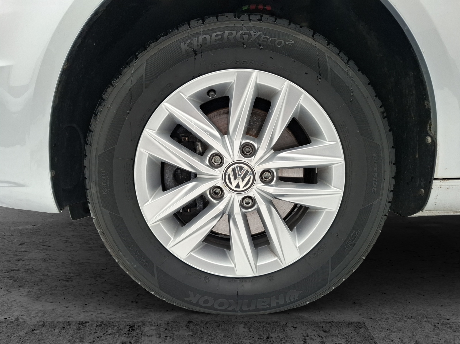 Fahrzeugabbildung Volkswagen Caddy 2.0 TDI Comfortline Navi Climatronic GRA PDC SH LM