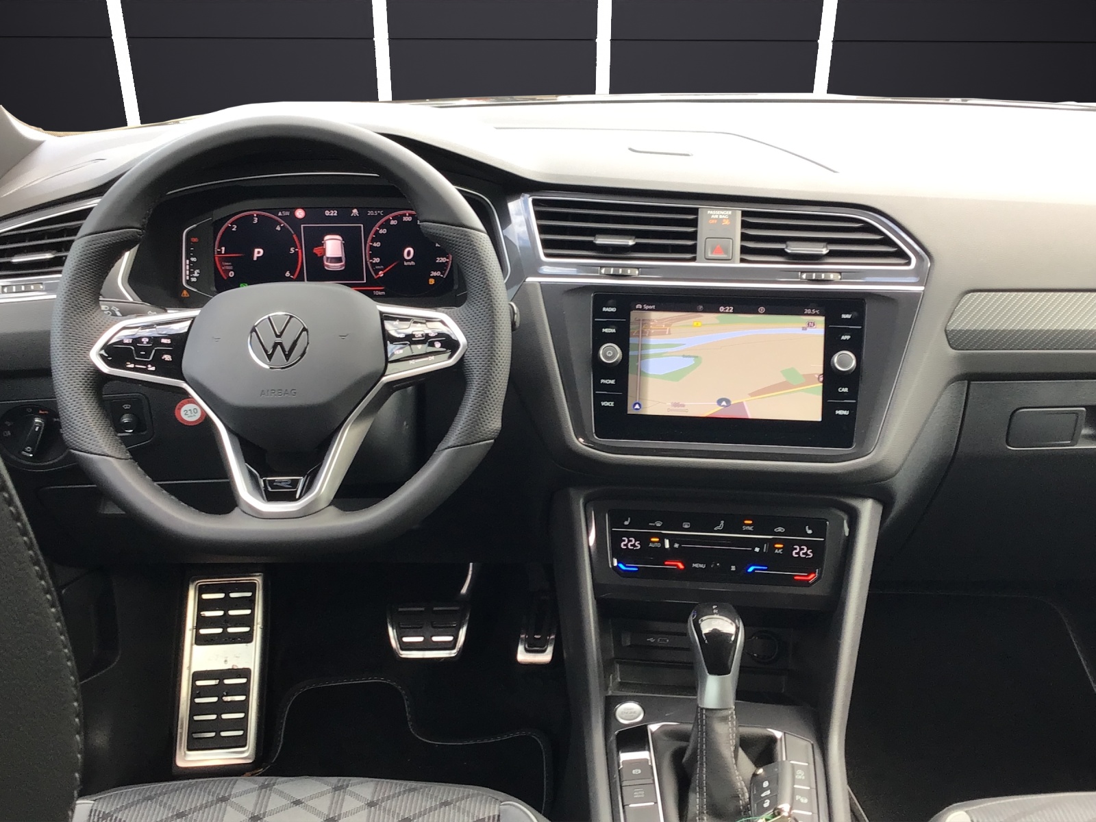 Fahrzeugabbildung Volkswagen Tiguan Allspace R-Line TDI 4M DSG LED AHK NAVI FAP+