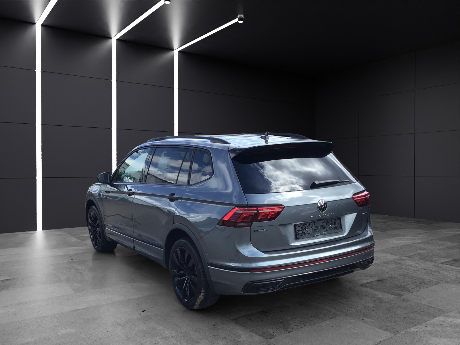 Fahrzeugabbildung Volkswagen Tiguan Allspace R-Line TDI 4M DSG LED AHK NAVI FAP+