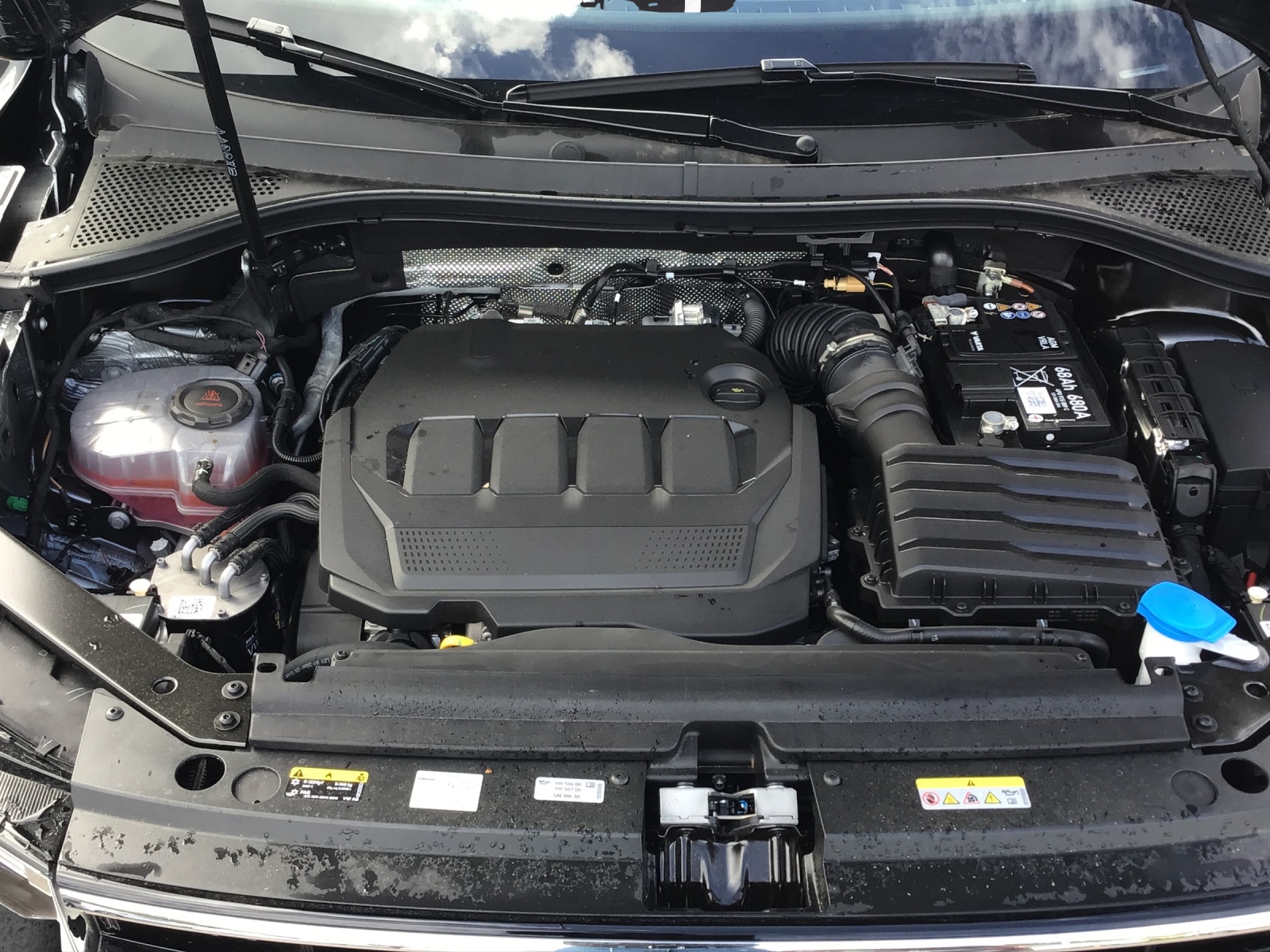 Fahrzeugabbildung Volkswagen Tiguan Allspace R-Line TDI 4M DSG LED AHK NAVI FAP+