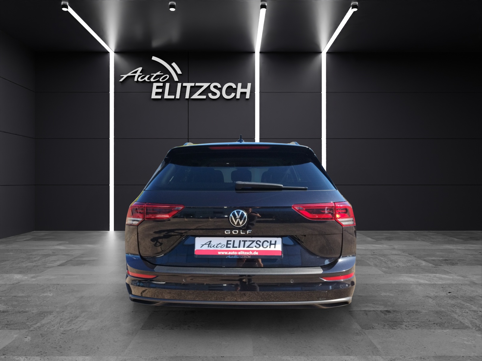 Fahrzeugabbildung Volkswagen Golf VIII Variant Life TDI DSG LED ACC AHK SHZ PDC Navi Klima