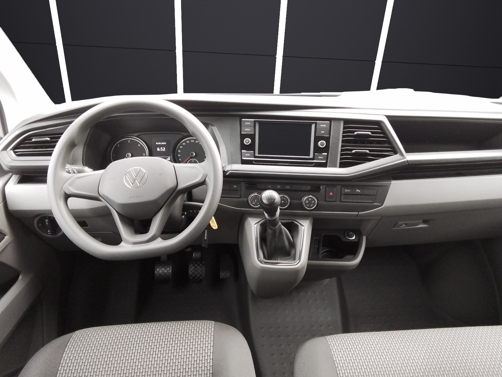 Fahrzeugabbildung Volkswagen T6 Kombi T6.1 TDI 9-Sitzer LED VORB. AHK KLIMA