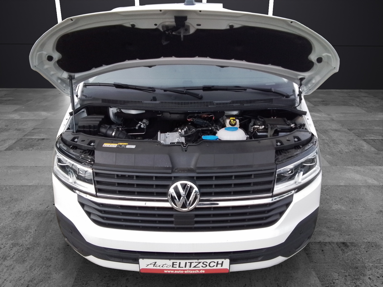 Fahrzeugabbildung Volkswagen T6 Kombi T6.1 TDI 9-Sitzer LED VORB. AHK KLIMA