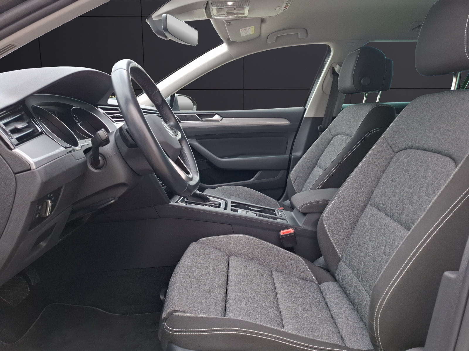 Fahrzeugabbildung Volkswagen Passat Variant TDI Business DSG LED Navi ACC RFK SH APP