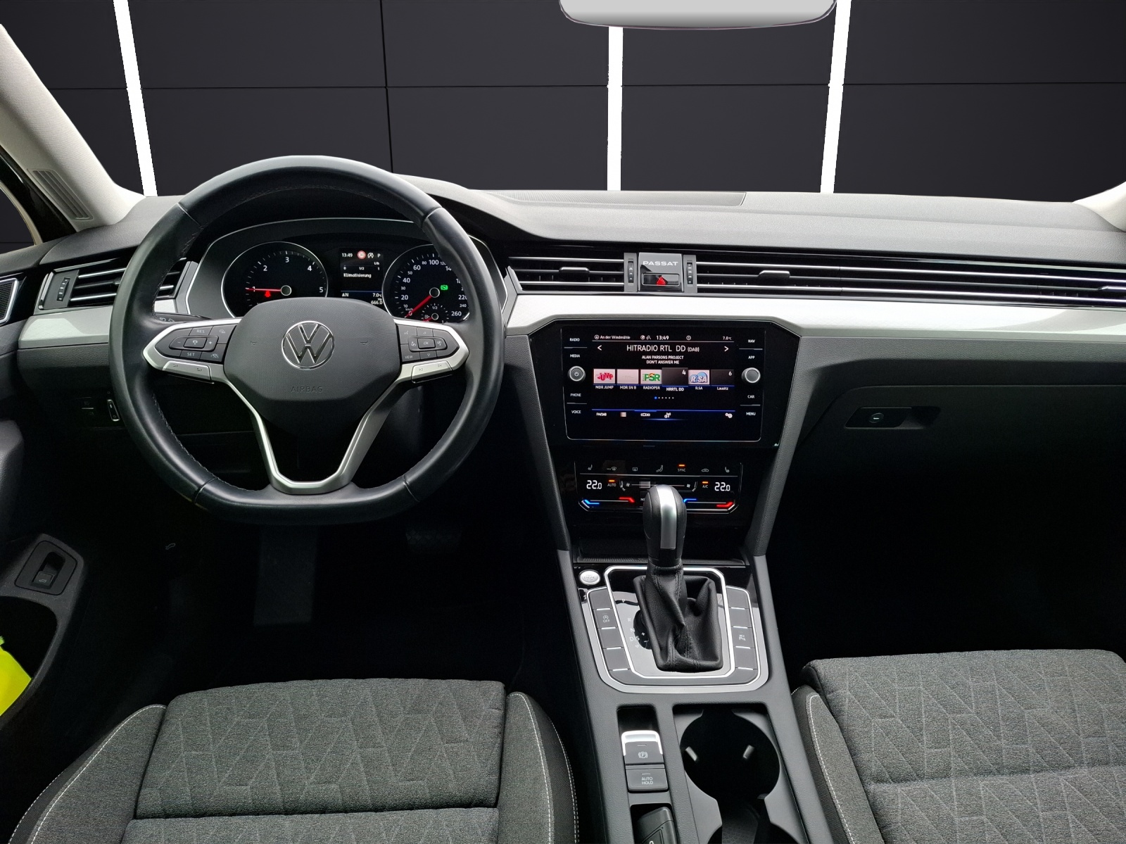 Fahrzeugabbildung Volkswagen Passat Variant TDI Business DSG LED Navi ACC RFK SH APP