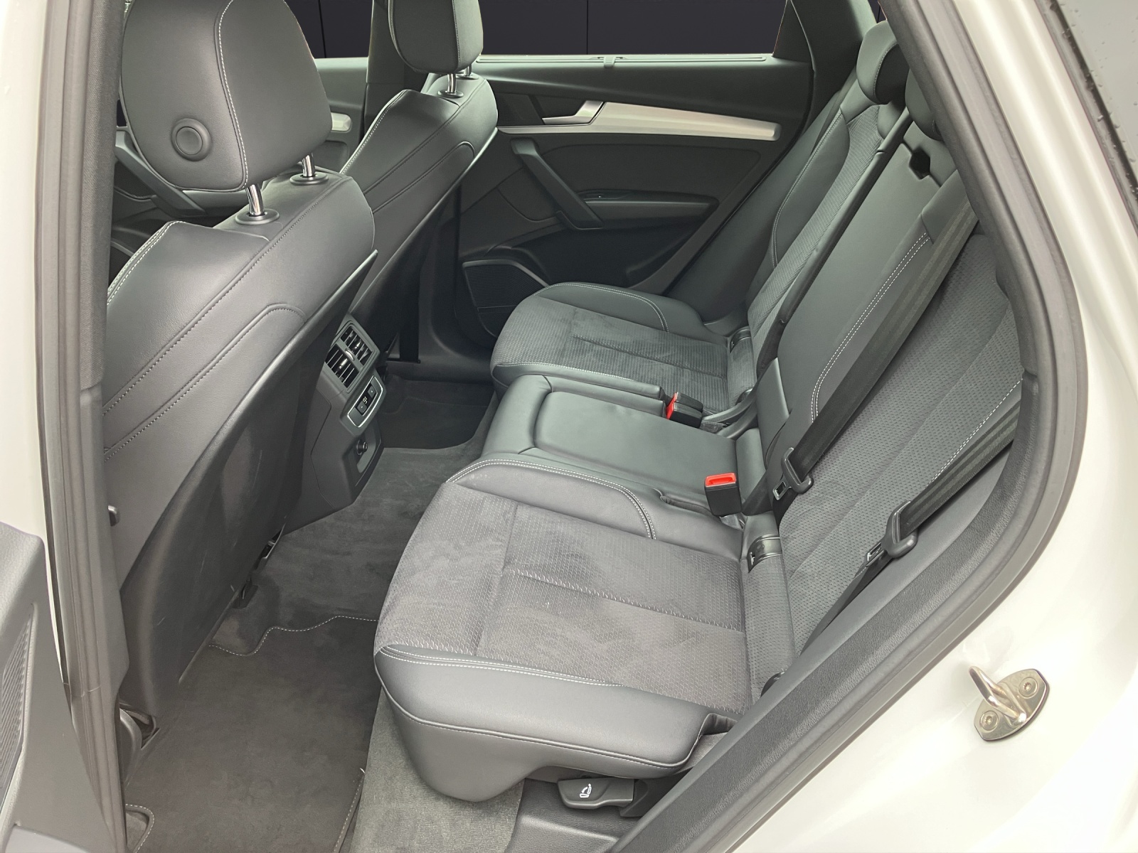 Fahrzeugabbildung Audi Q5 50 TDI quattro S line Matrix Luft SHZ PDC Navi Klima
