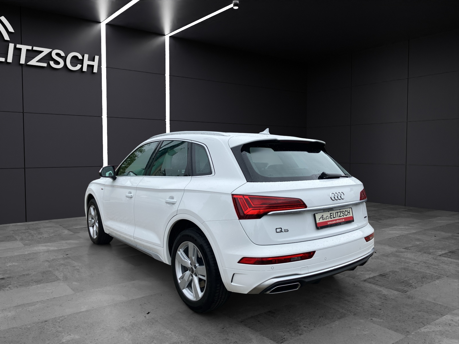 Fahrzeugabbildung Audi Q5 50 TDI quattro S line Matrix Luft SHZ PDC Navi Klima