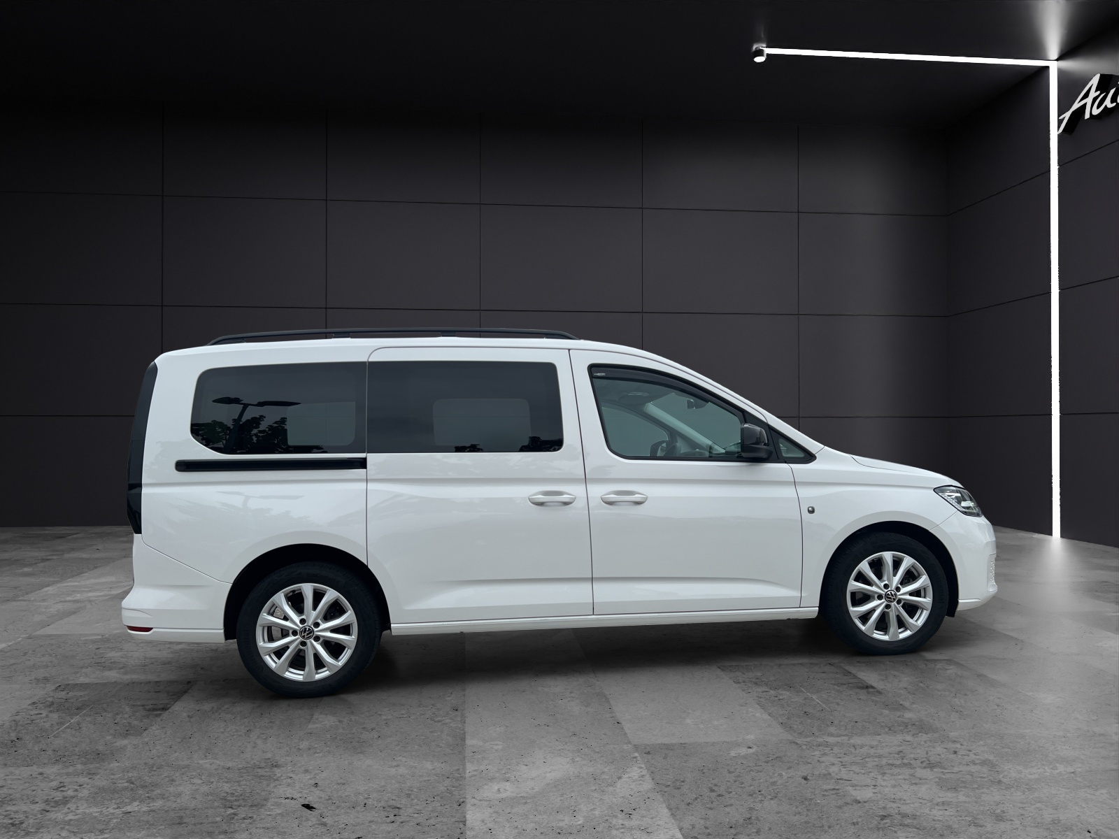 Fahrzeugabbildung Volkswagen Caddy Maxi TDI Life Standhzg. LED AHK Navi GRA PDC LM