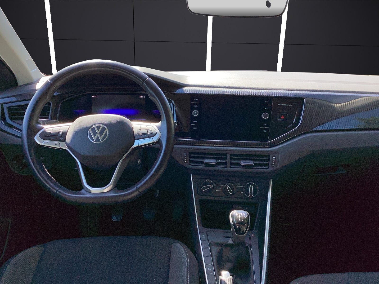 Fahrzeugabbildung Volkswagen Polo TSI Life LED CarPlay AID Klima GRA PDC