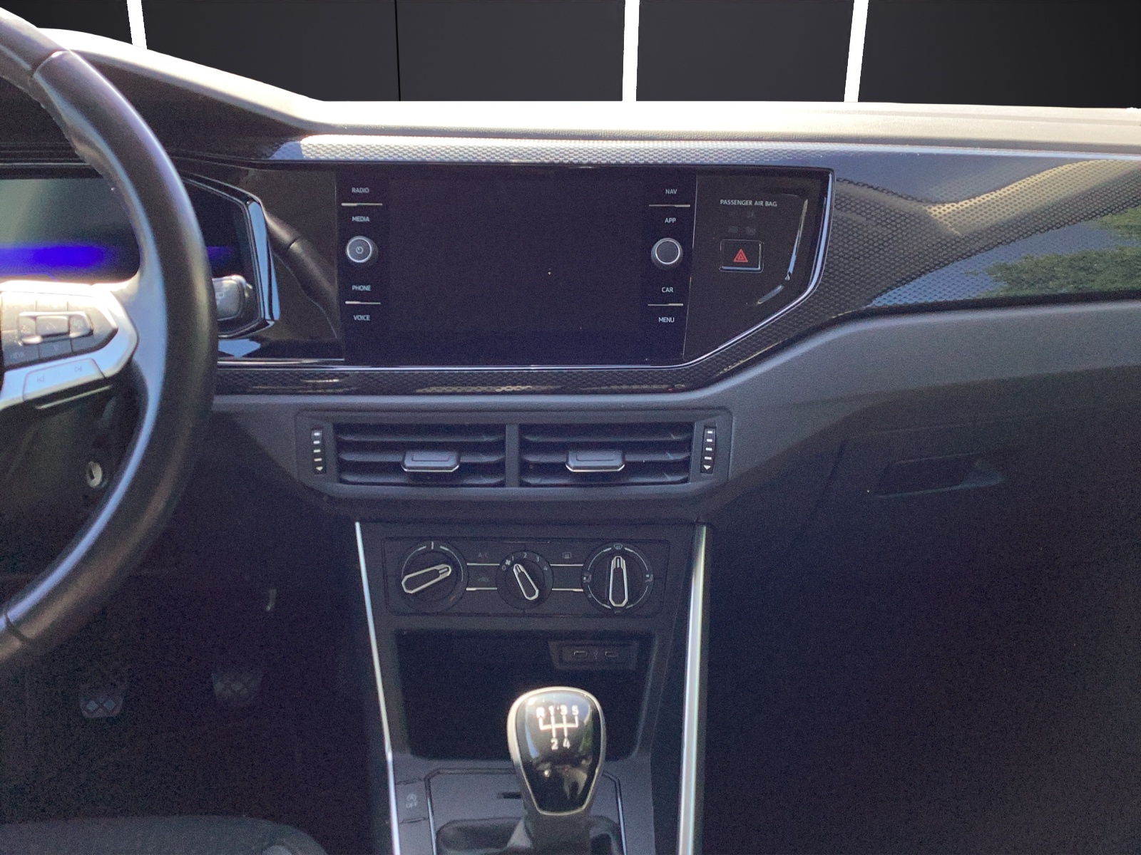 Fahrzeugabbildung Volkswagen Polo TSI Life LED CarPlay AID Klima GRA PDC
