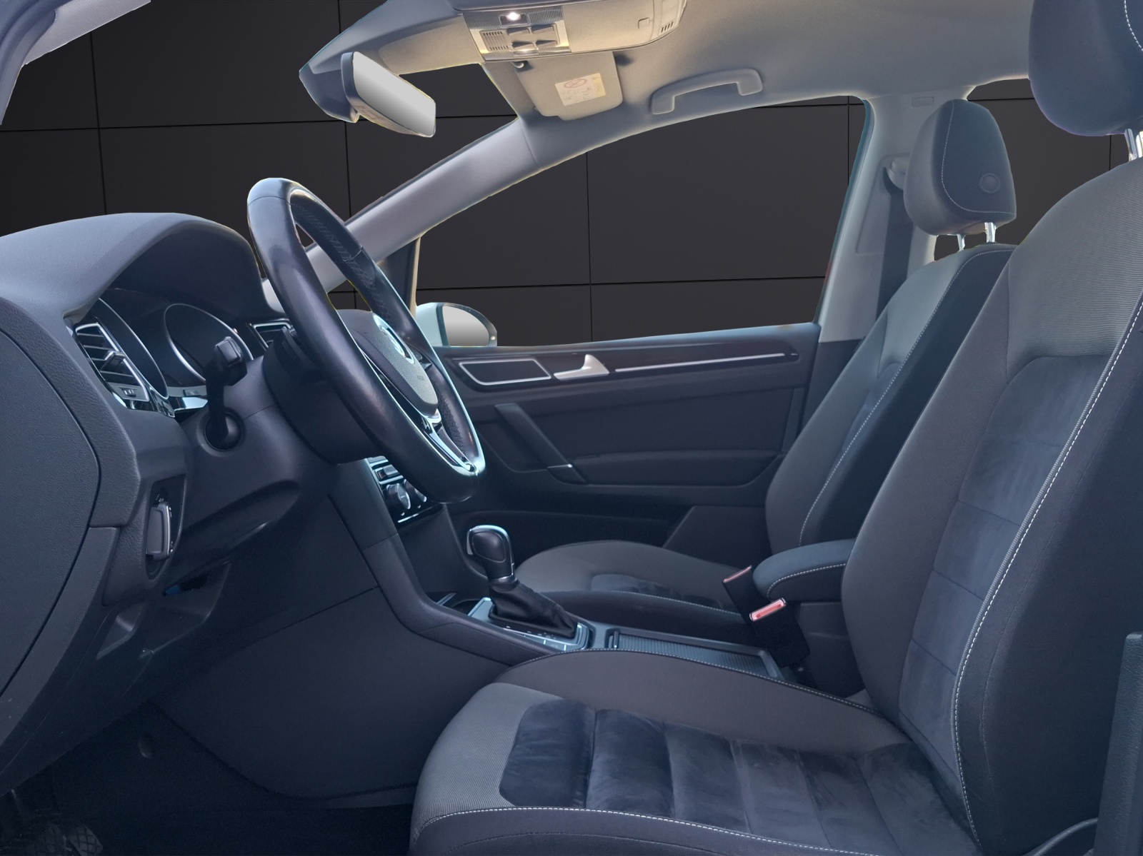 Fahrzeugabbildung Volkswagen Golf Sportsvan TSI Highline DSG Standhzg. Xenon Navi ACC Park-Assist SH