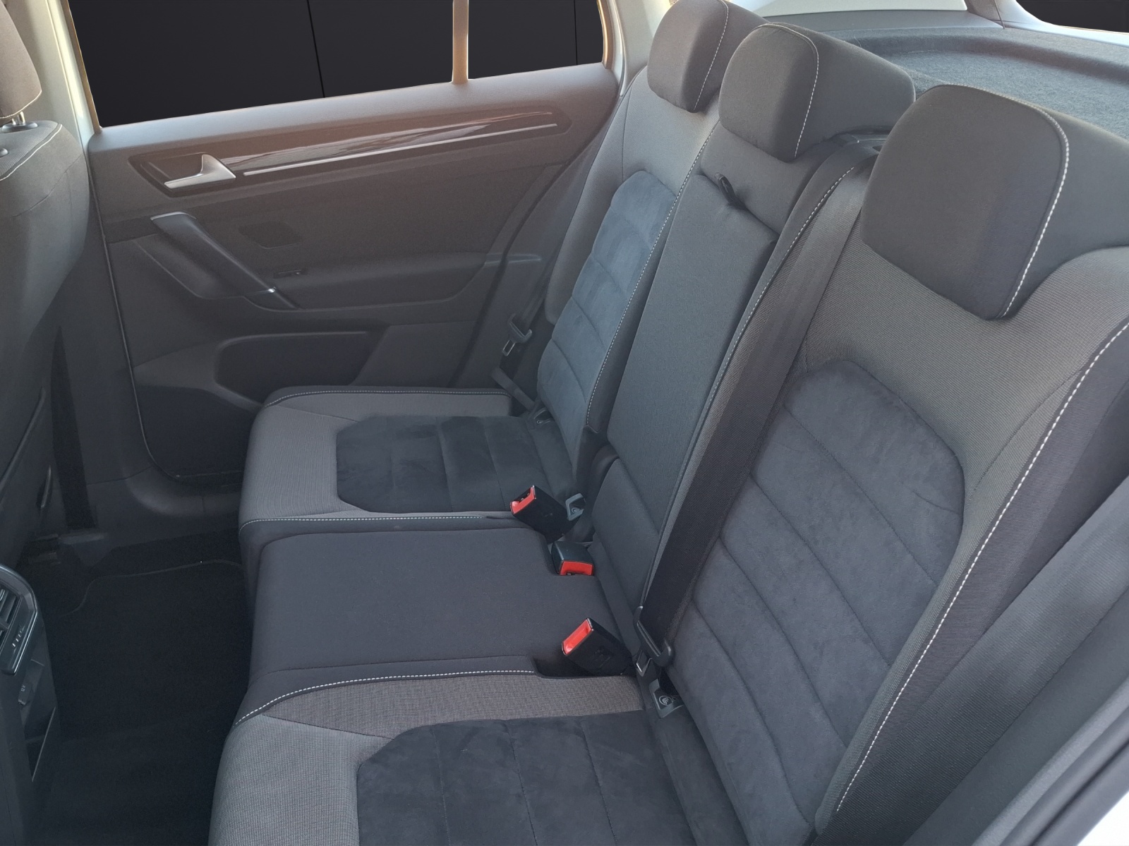 Fahrzeugabbildung Volkswagen Golf Sportsvan TSI Highline DSG Standhzg. Xenon Navi ACC Park-Assist SH