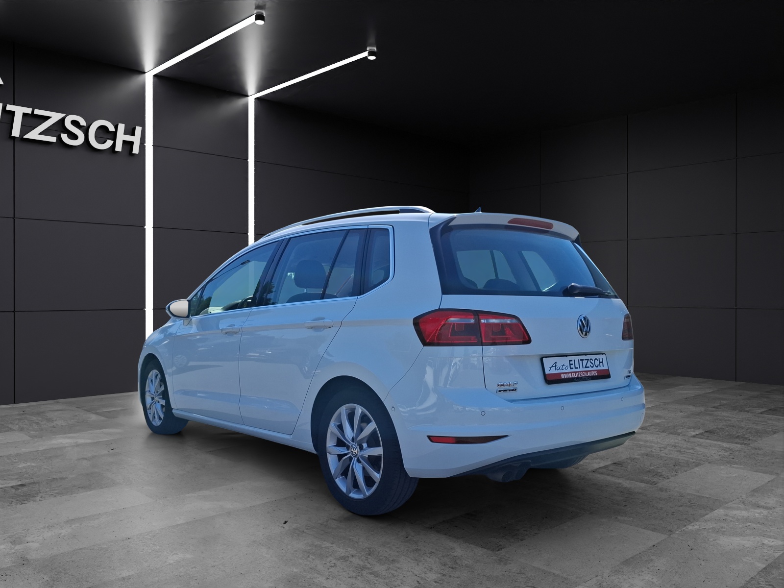 Fahrzeugabbildung Volkswagen Golf Sportsvan TSI Highline DSG Standhzg. Xenon Navi ACC Park-Assist SH