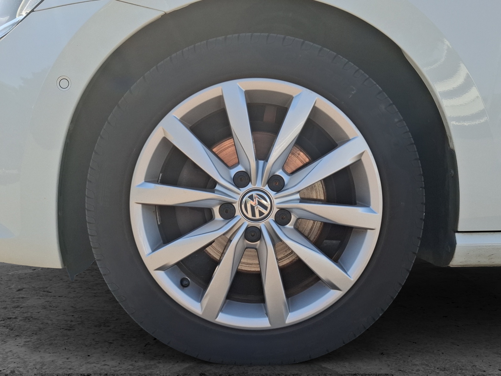 Fahrzeugabbildung Volkswagen Golf Sportsvan TSI Highline DSG Standhzg. Xenon Navi ACC Park-Assist SH