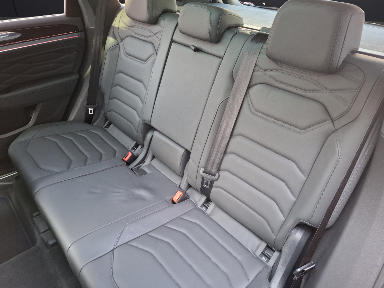 Fahrzeugabbildung Volkswagen Touareg TSI eHybrid R-Line 4M Matrix AHK Pano HUD Leder AID ACC 21