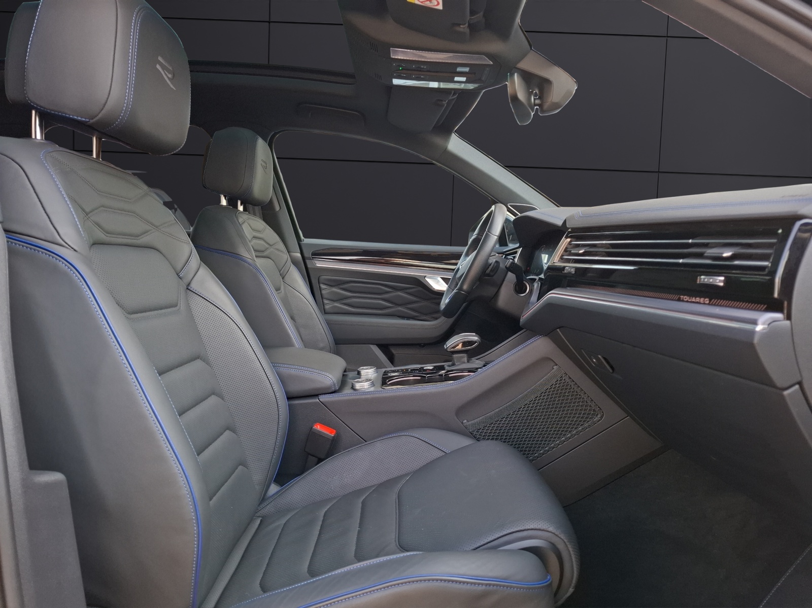 Fahrzeugabbildung Volkswagen Touareg TSI eHybrid R-Line 4M Matrix AHK Pano HUD Leder AID ACC 21