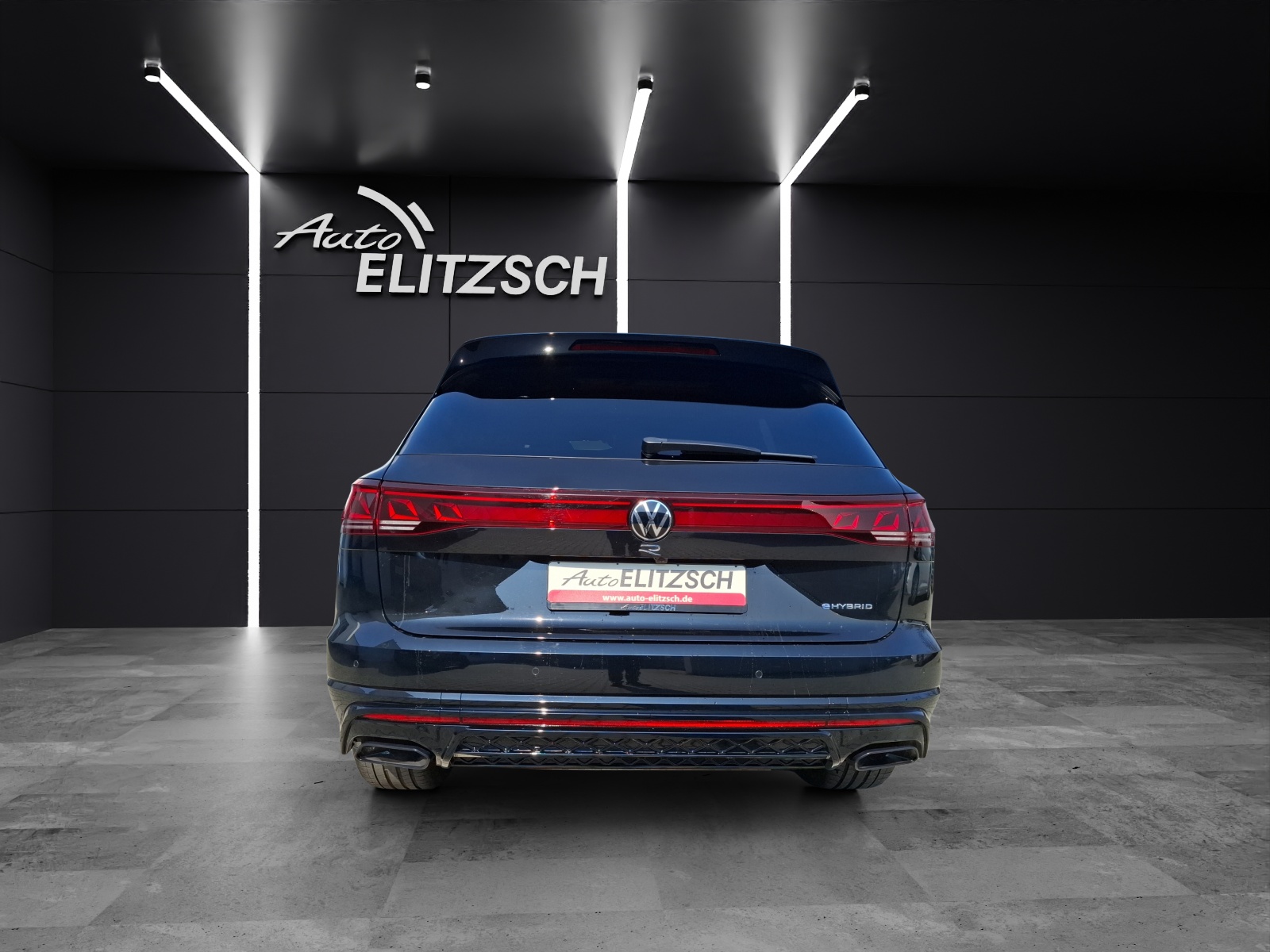 Fahrzeugabbildung Volkswagen Touareg TSI eHybrid R-Line 4M Matrix AHK Pano HUD Leder AID ACC 21