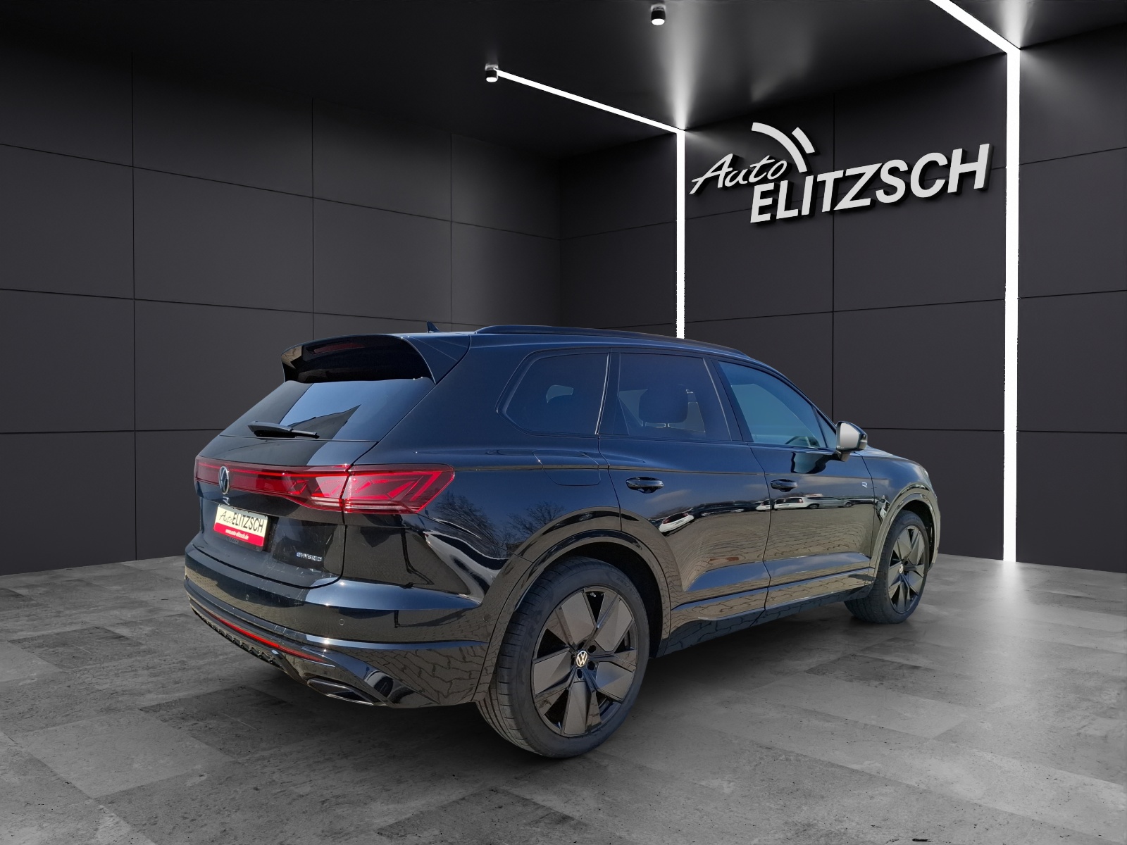 Fahrzeugabbildung Volkswagen Touareg TSI eHybrid R-Line 4M Matrix AHK Pano HUD Leder AID ACC 21