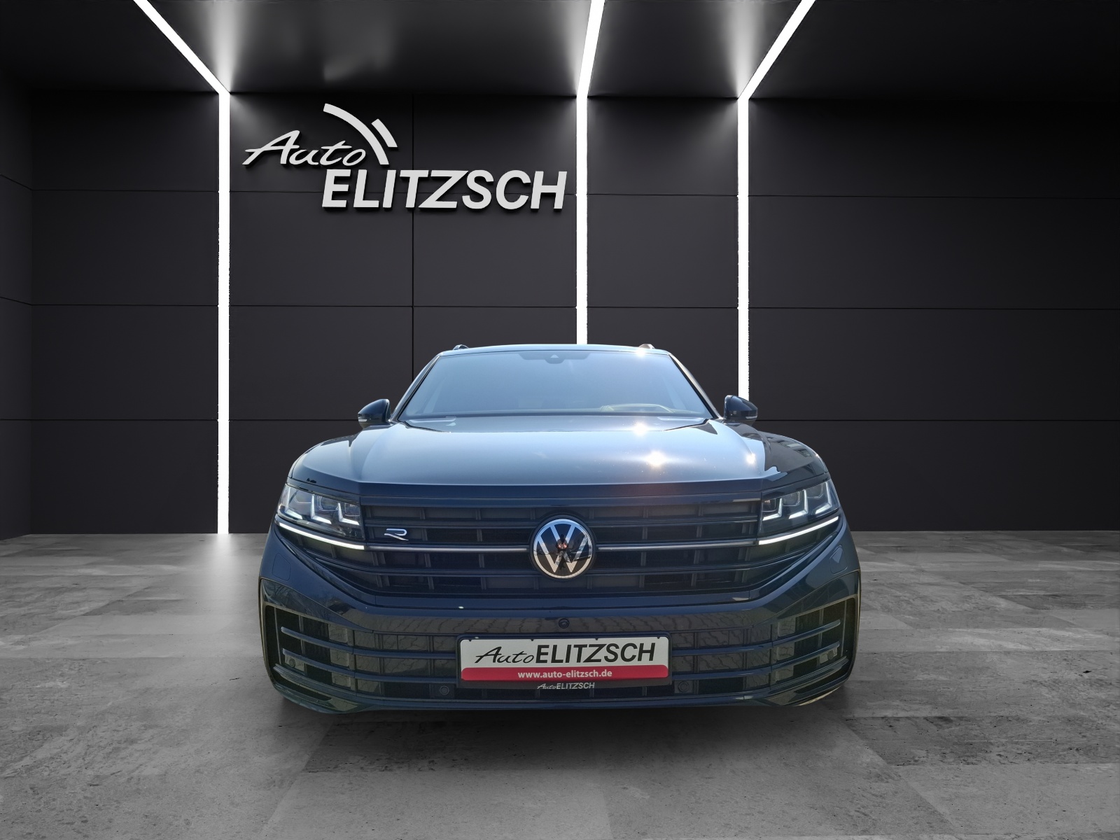 Fahrzeugabbildung Volkswagen Touareg TSI eHybrid R-Line 4M Matrix AHK Pano HUD Leder AID ACC 21