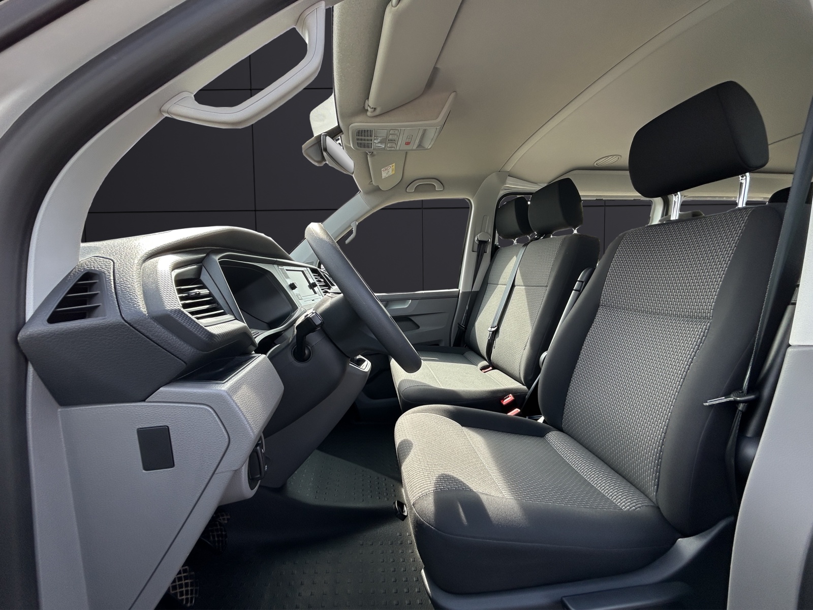 Fahrzeugabbildung Volkswagen T6 Kombi T6.1 TDI 9- Sitzer LED GRA PDK KLIMA VORB. AHK