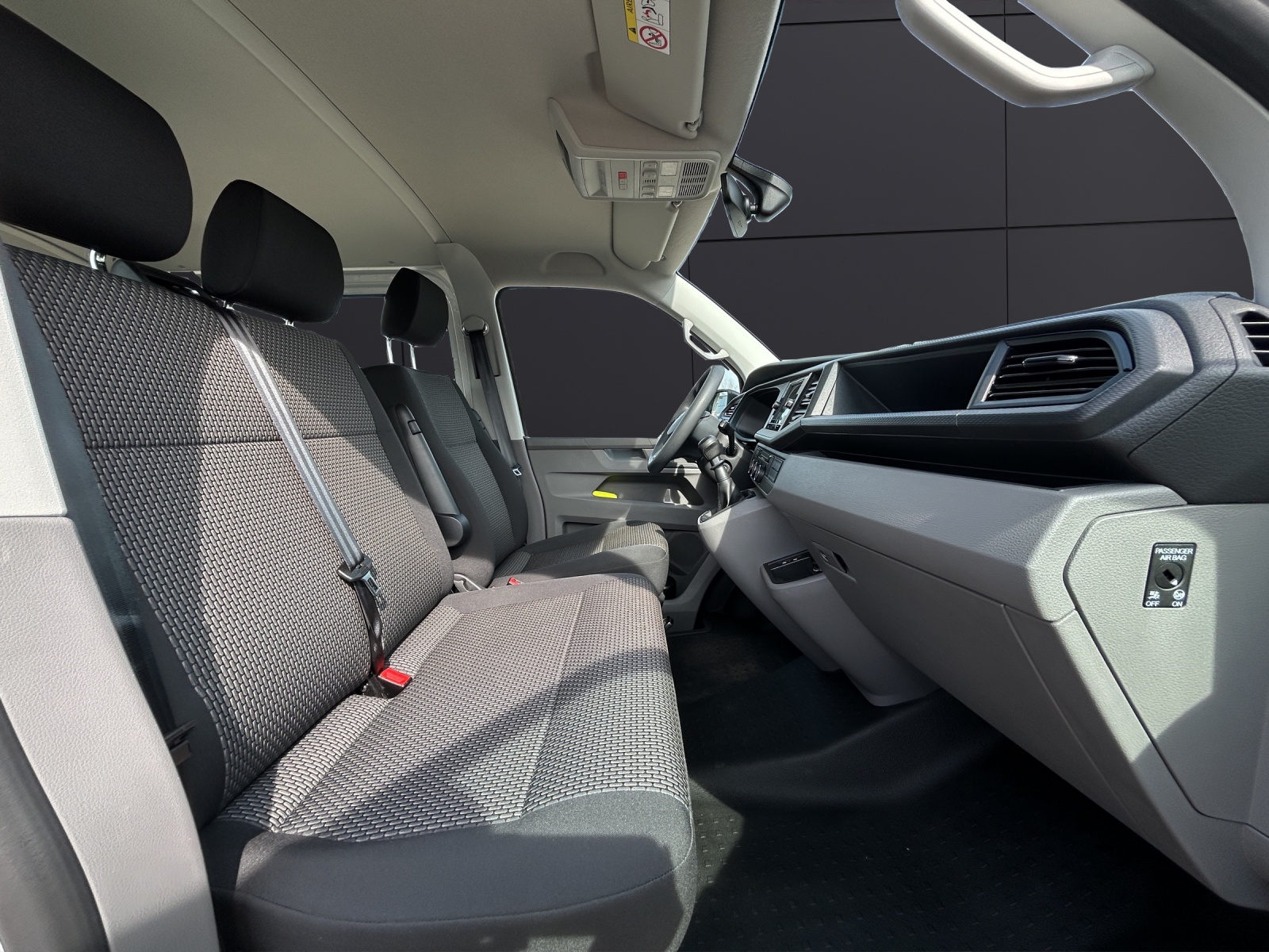 Fahrzeugabbildung Volkswagen T6 Kombi T6.1 TDI 9- Sitzer LED GRA PDK KLIMA VORB. AHK