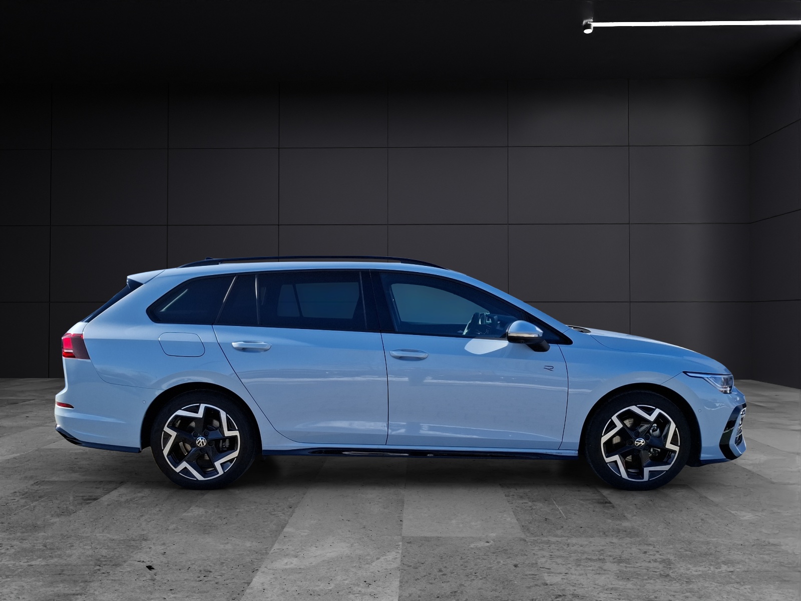 Fahrzeugabbildung Volkswagen Golf VIII Variant eTSI R-Line DSG LED AHK Navi HUD AID ACC RFK SH