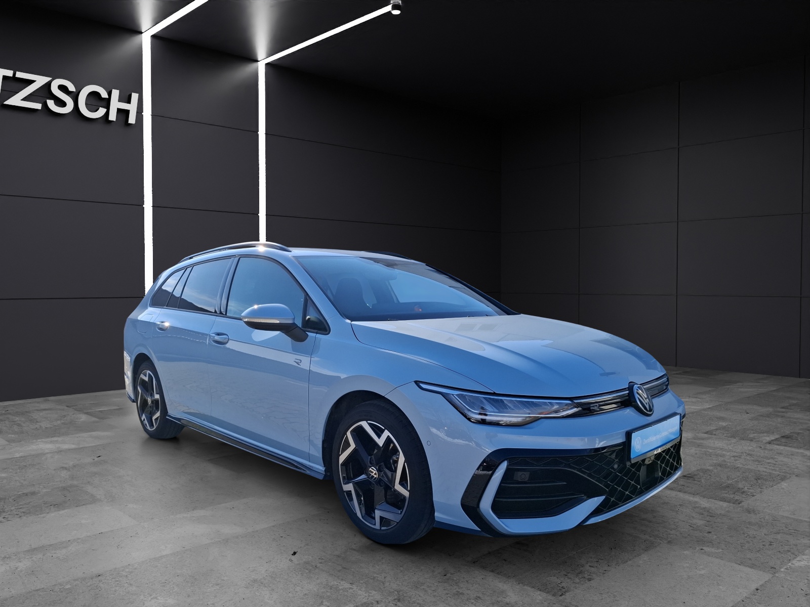 Fahrzeugabbildung Volkswagen Golf VIII Variant eTSI R-Line DSG LED AHK Navi HUD AID ACC RFK SH