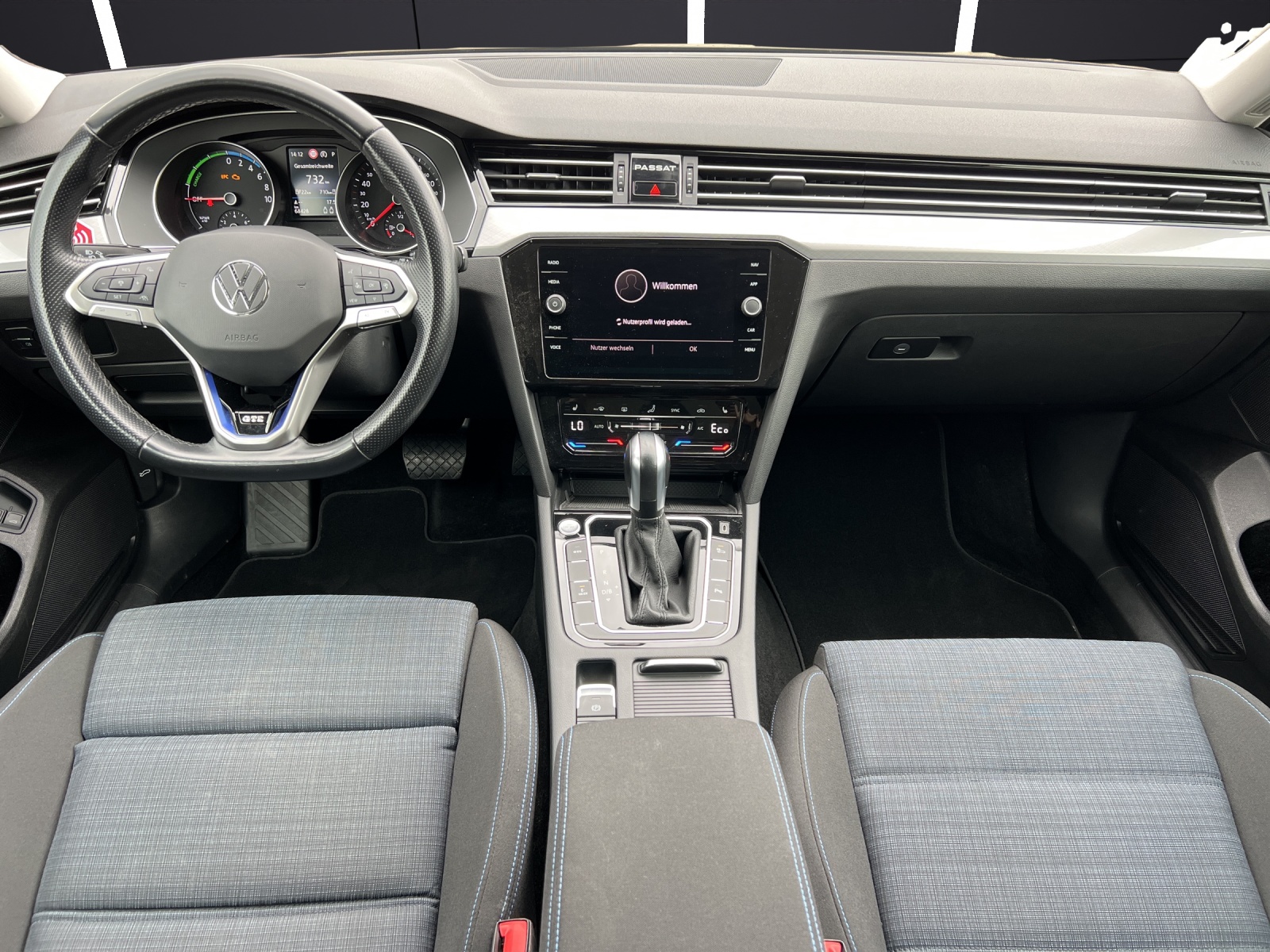 Fahrzeugabbildung Volkswagen Passat Variant GTE 1.4 TSI DSG LED Navi ACC SHZ RFK AppConnect
