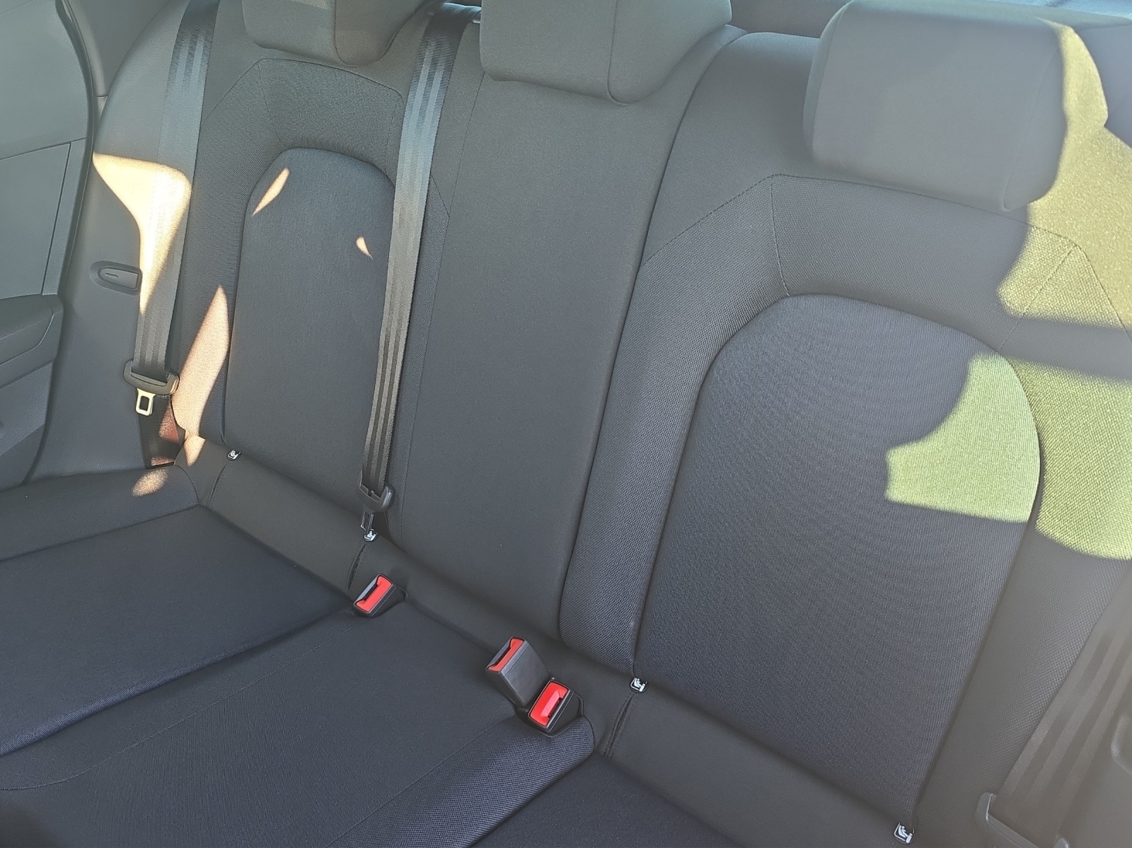 Fahrzeugabbildung SEAT Arona FR Black Edition 1.5 TSI DSG AHZ LED KAMERA