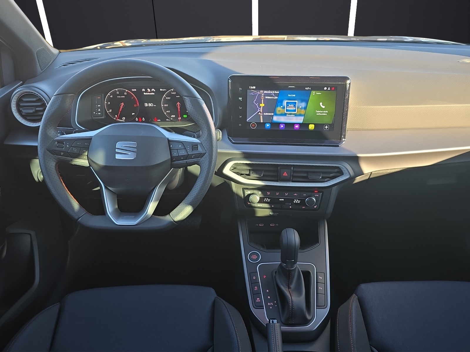 Fahrzeugabbildung SEAT Arona FR Black Edition 1.5 TSI DSG AHZ LED KAMERA