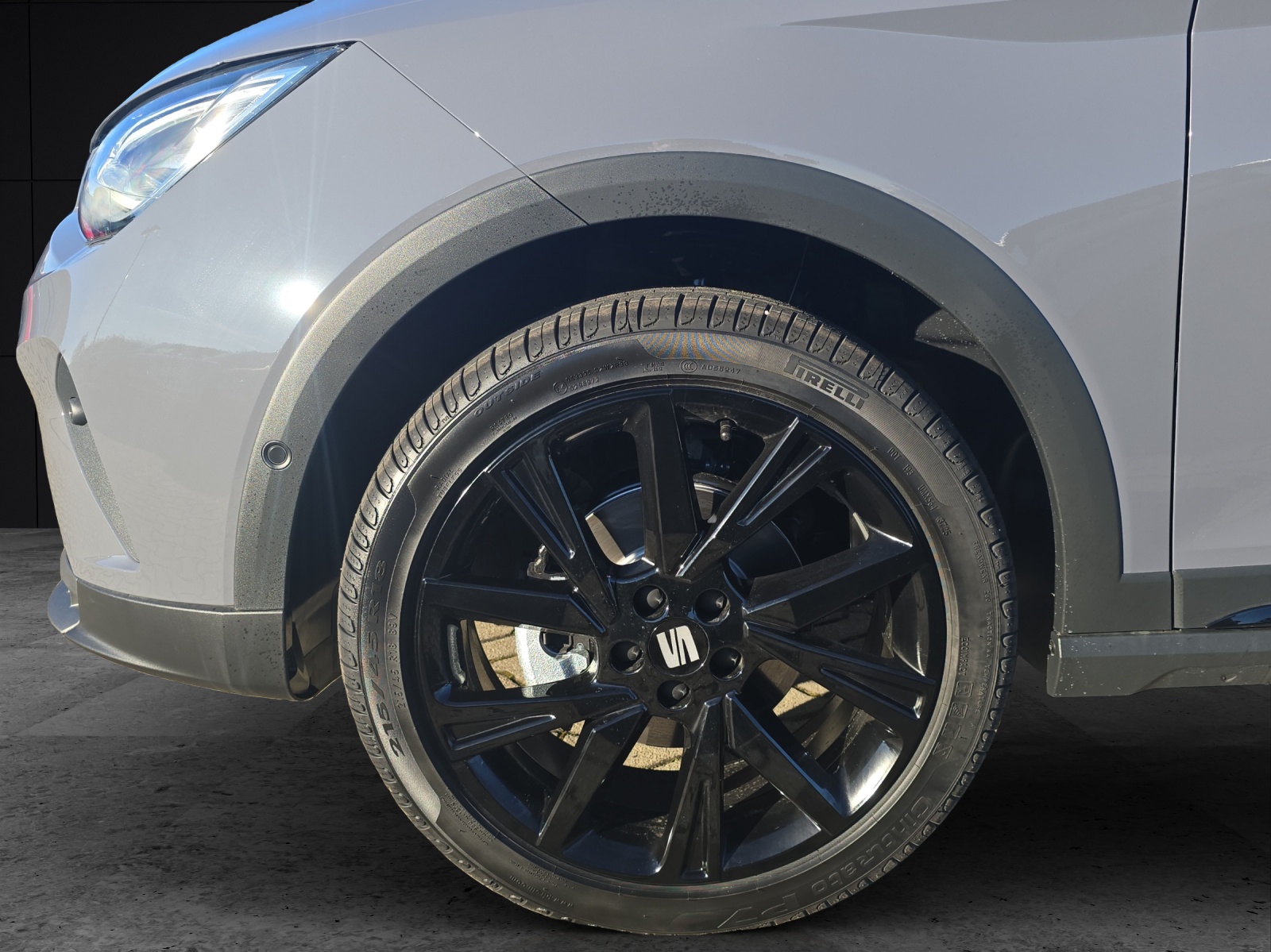 Fahrzeugabbildung SEAT Arona FR Black Edition 1.5 TSI DSG AHZ LED KAMERA