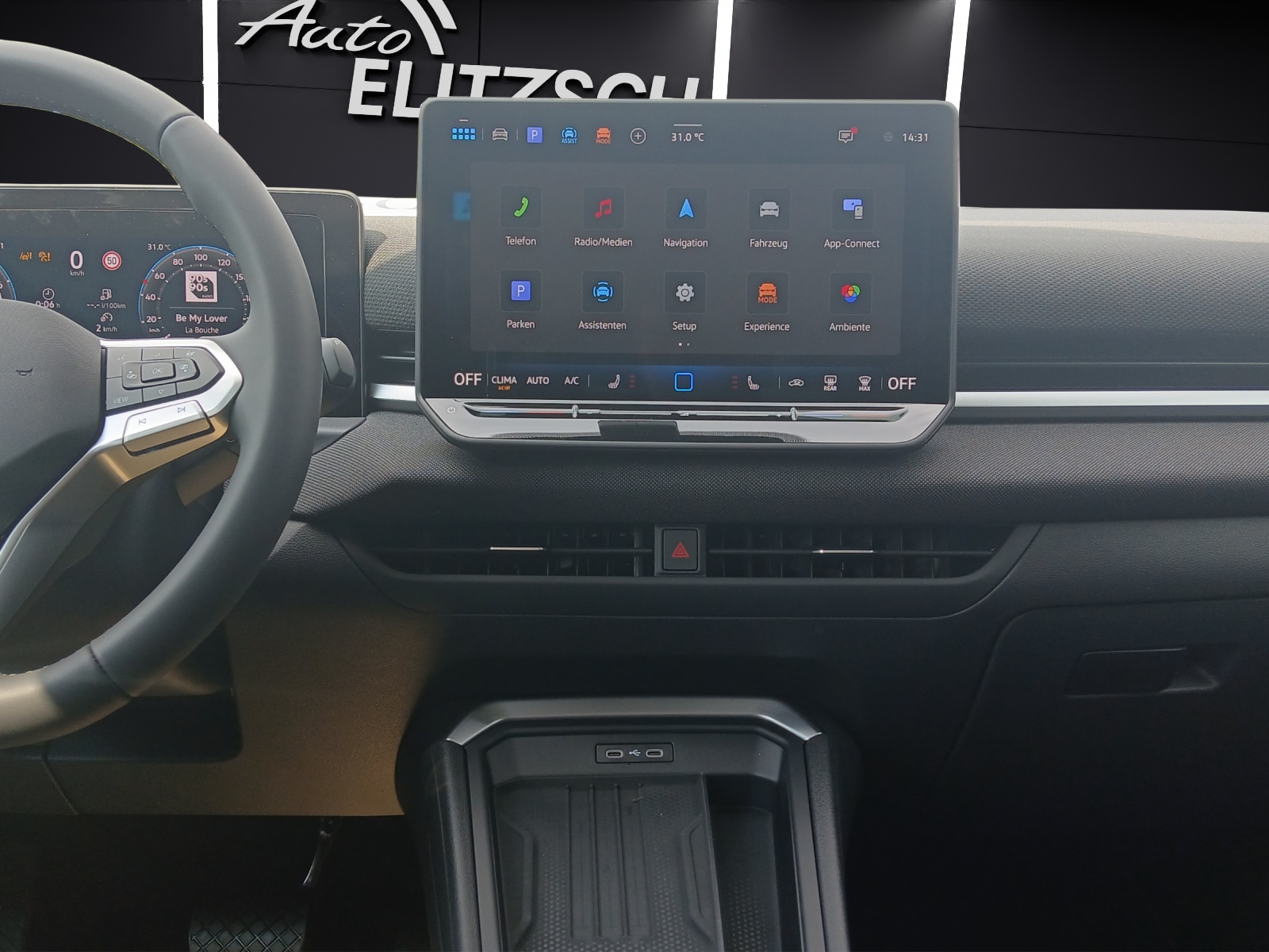 Fahrzeugabbildung Volkswagen T-Roc eTSI Life DSG LED AHK Navi AID ACC RFK SH