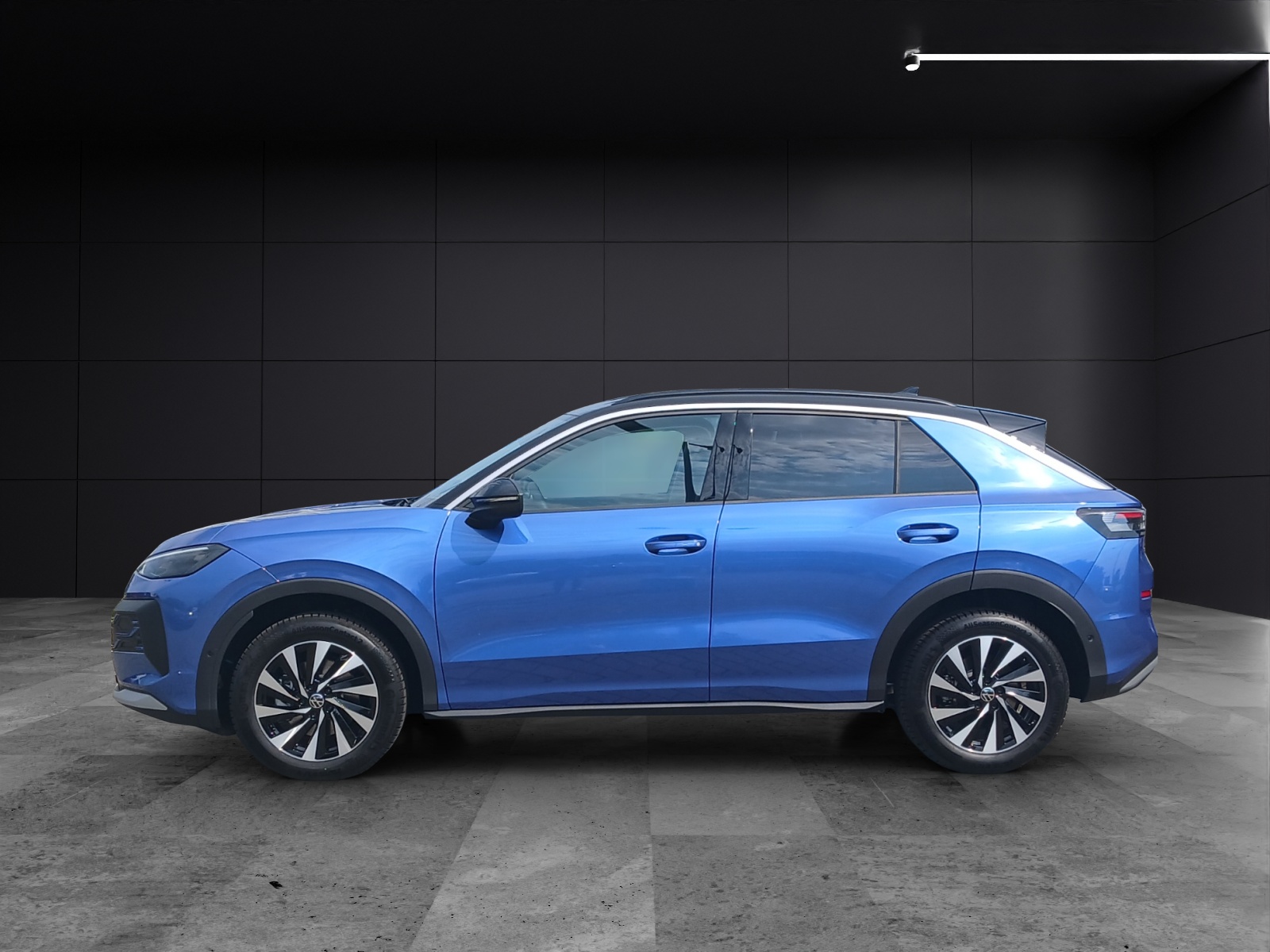 Fahrzeugabbildung Volkswagen T-Roc eTSI Life DSG LED AHK Navi AID ACC RFK SH