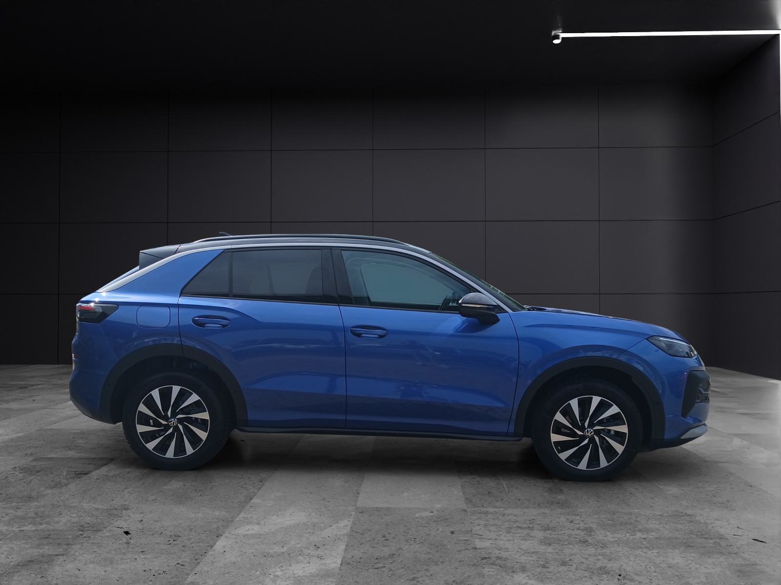 Fahrzeugabbildung Volkswagen T-Roc eTSI Life DSG LED AHK Navi AID ACC RFK SH
