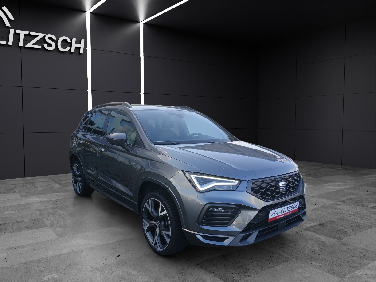 Fahrzeugabbildung SEAT Ateca TSI FR-Line DSG LED AHK Navi AID ACC RFK SH