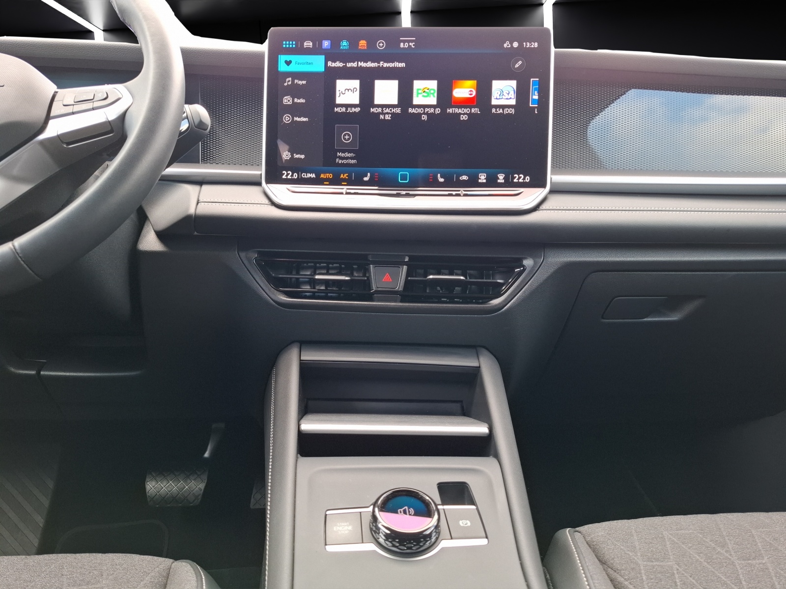 Fahrzeugabbildung Volkswagen Tayron eTSI Life LED AHK Navi AID ACC RFK SH