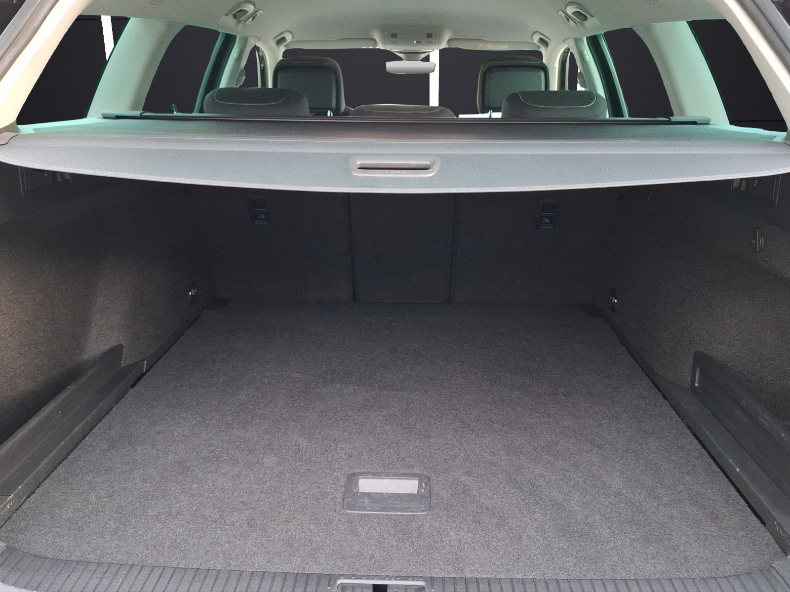 Fahrzeugabbildung Volkswagen Passat Variant TDI Business DSG Matrix Navi ACC RFK SH