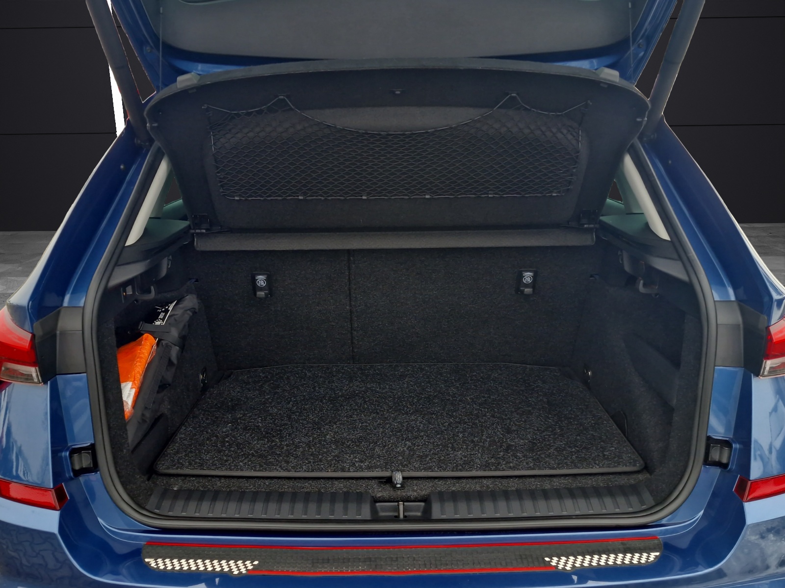 Fahrzeugabbildung SKODA Kamiq Clever AHK LED RFK KESSY