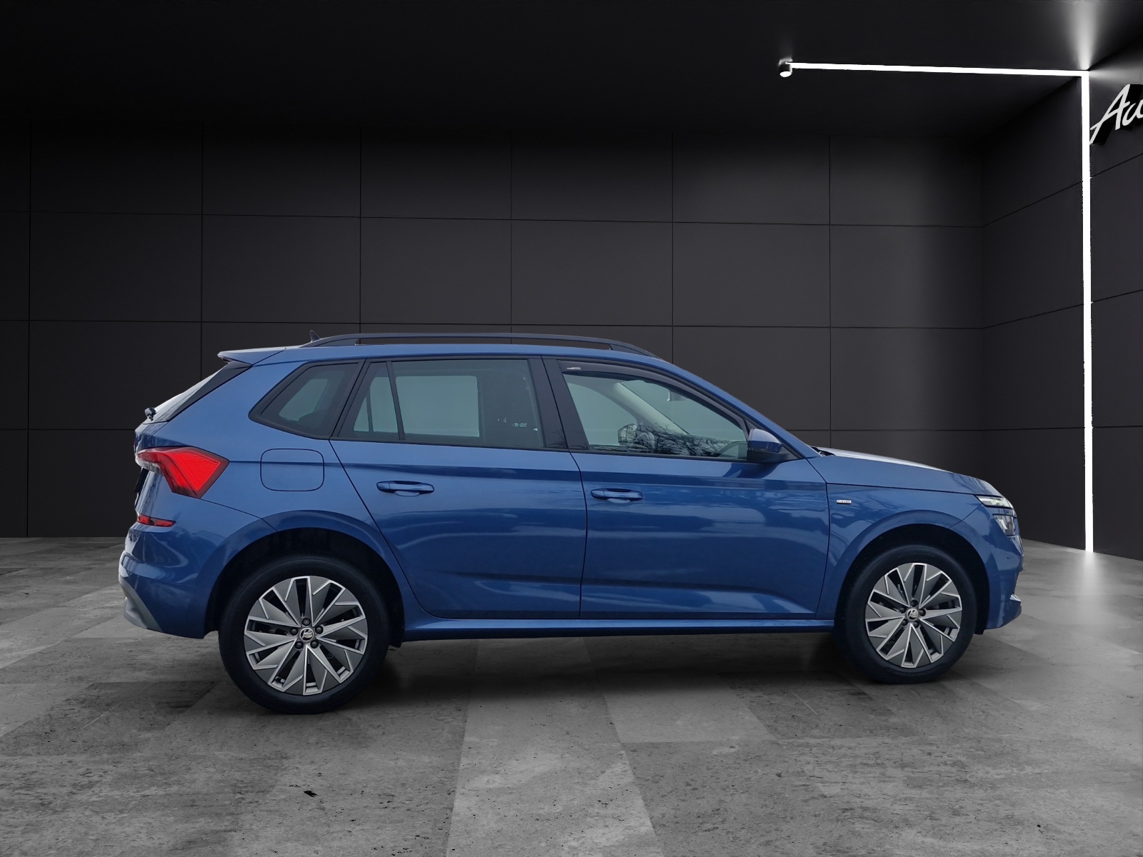 Fahrzeugabbildung SKODA Kamiq Clever AHK LED RFK KESSY