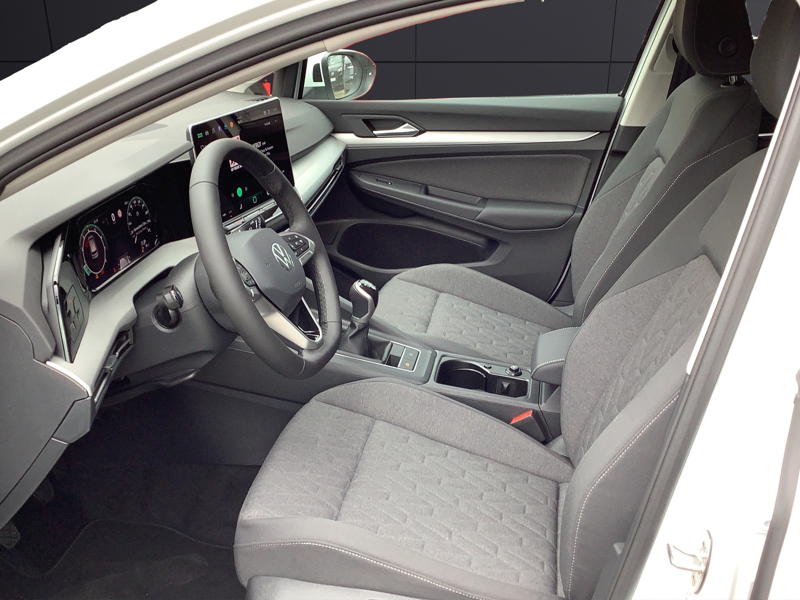 Fahrzeugabbildung Volkswagen Golf VIII TSI Pano AHK ACC