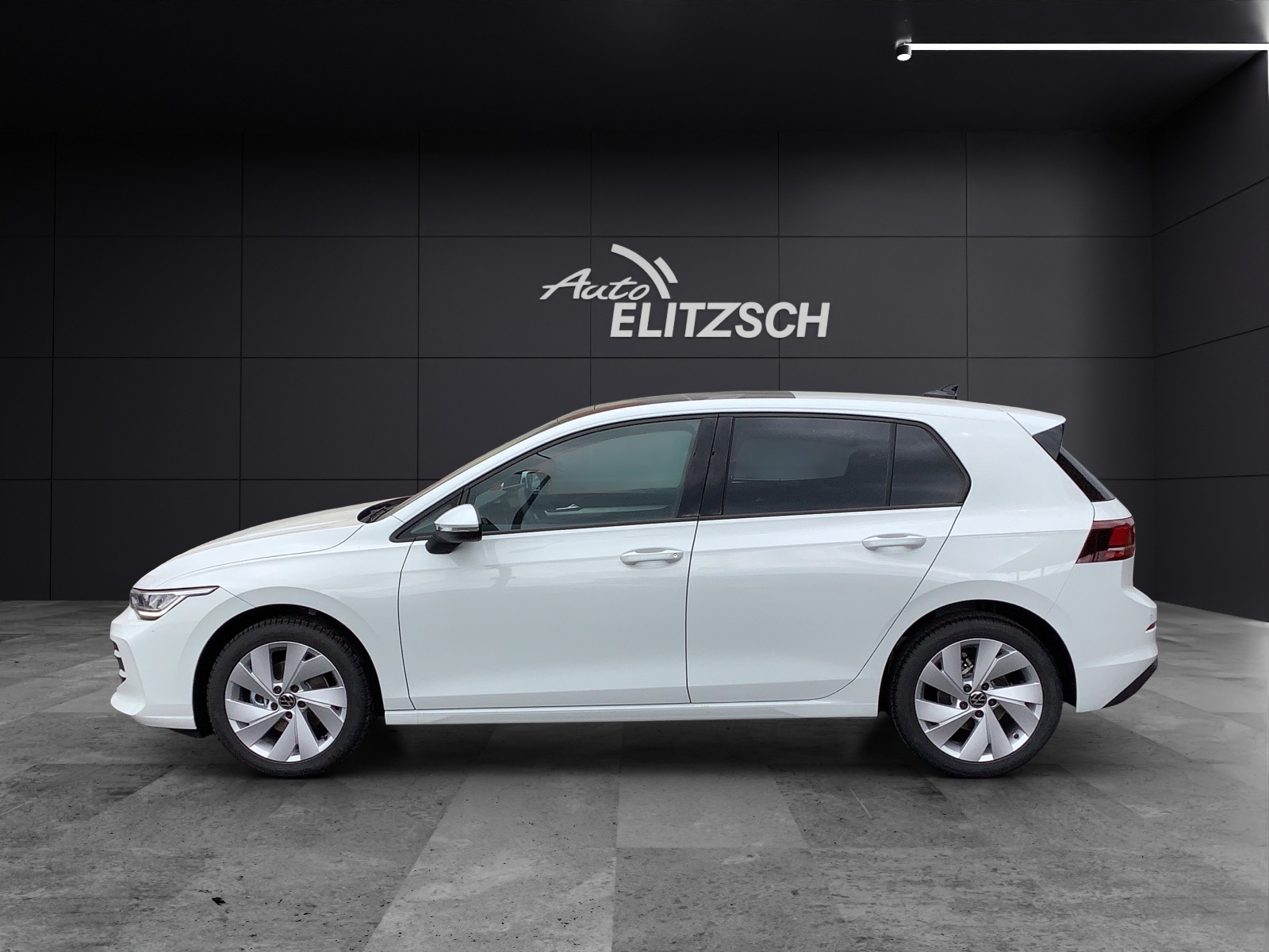 Fahrzeugabbildung Volkswagen Golf VIII TSI Pano AHK ACC