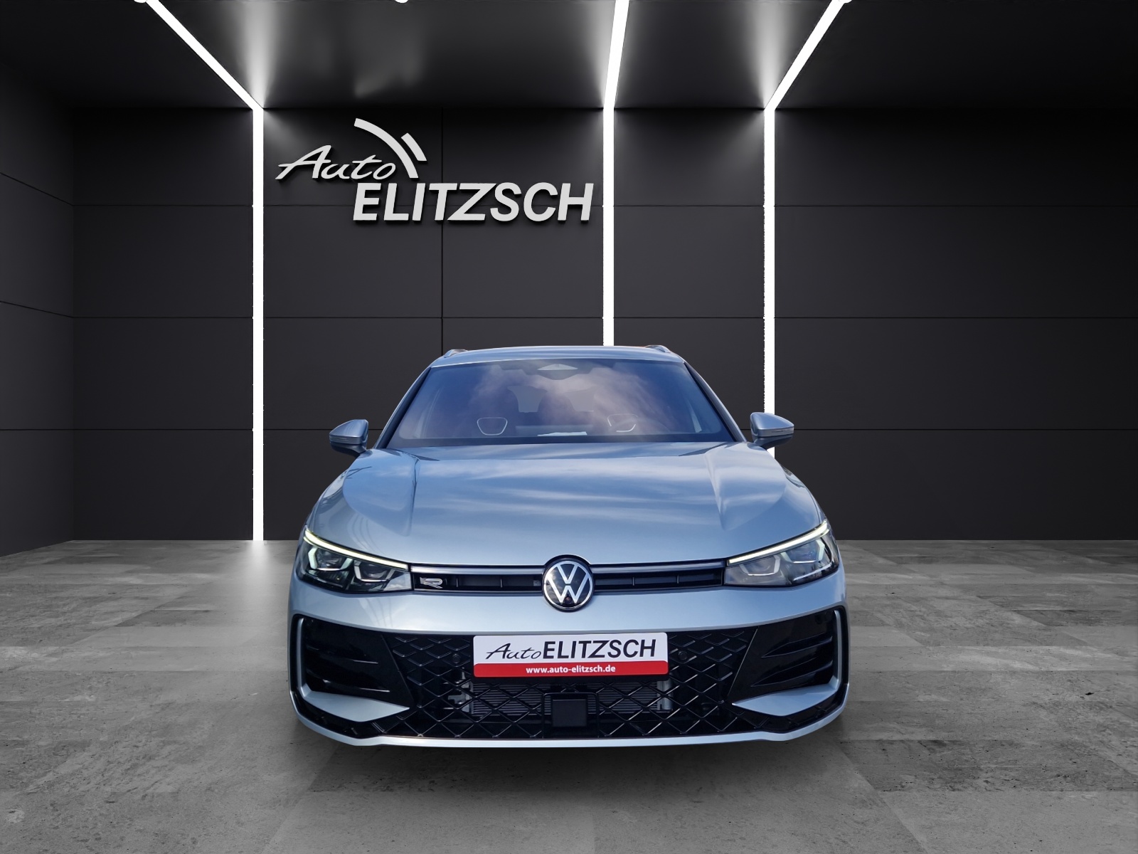 Fahrzeugabbildung Volkswagen Passat Variant 1.5 TSI eHybrid R-Line Matrix AHK