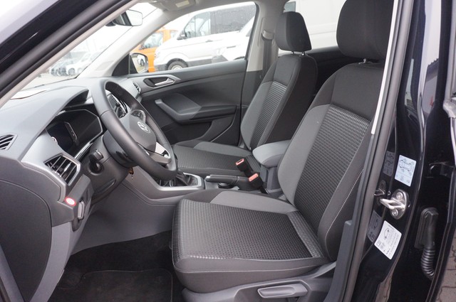 Fahrzeugabbildung Volkswagen T-Cross TSI Active DSG LED Navi AID ACC PDC SH