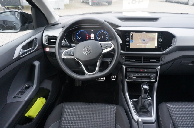 Fahrzeugabbildung Volkswagen T-Cross TSI Active DSG LED Navi AID ACC PDC SH