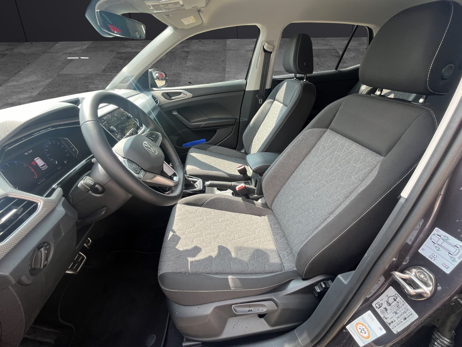 Fahrzeugabbildung Volkswagen T-Cross 1.0 TSI Move DSG LED ACC 16