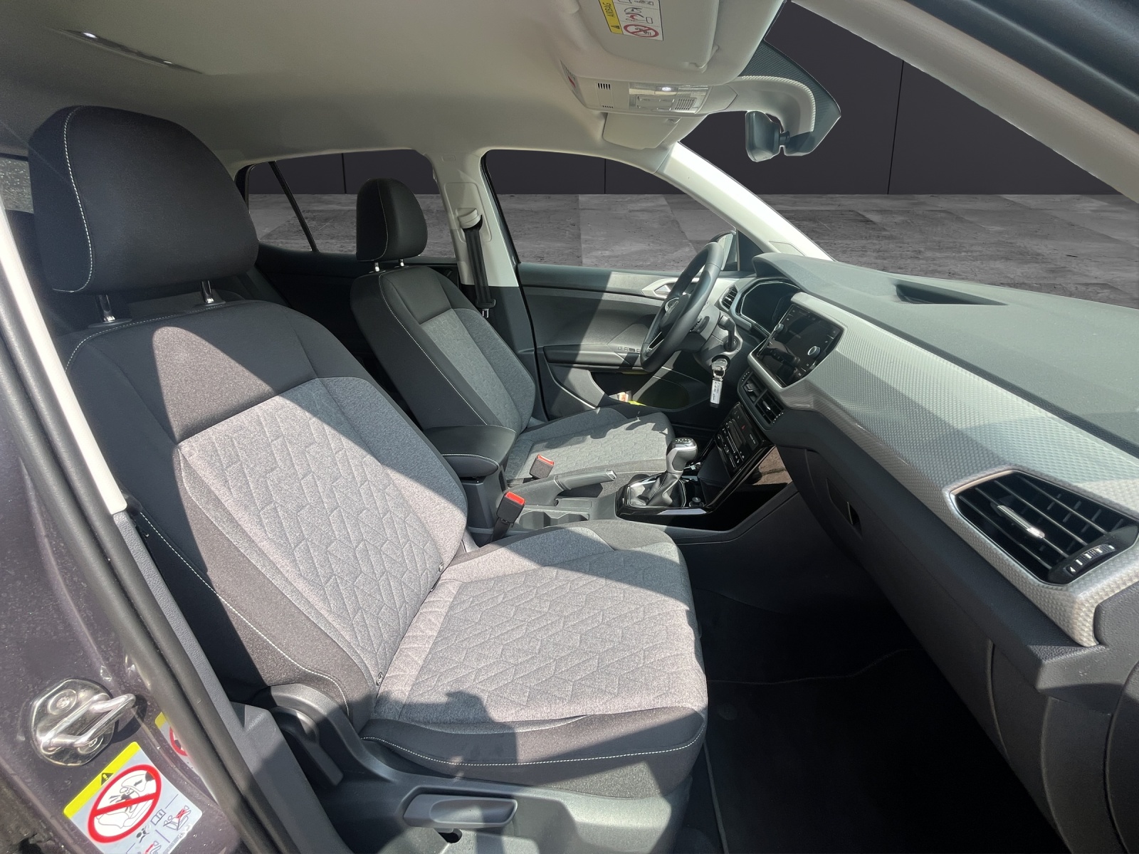 Fahrzeugabbildung Volkswagen T-Cross 1.0 TSI Move DSG LED ACC 16
