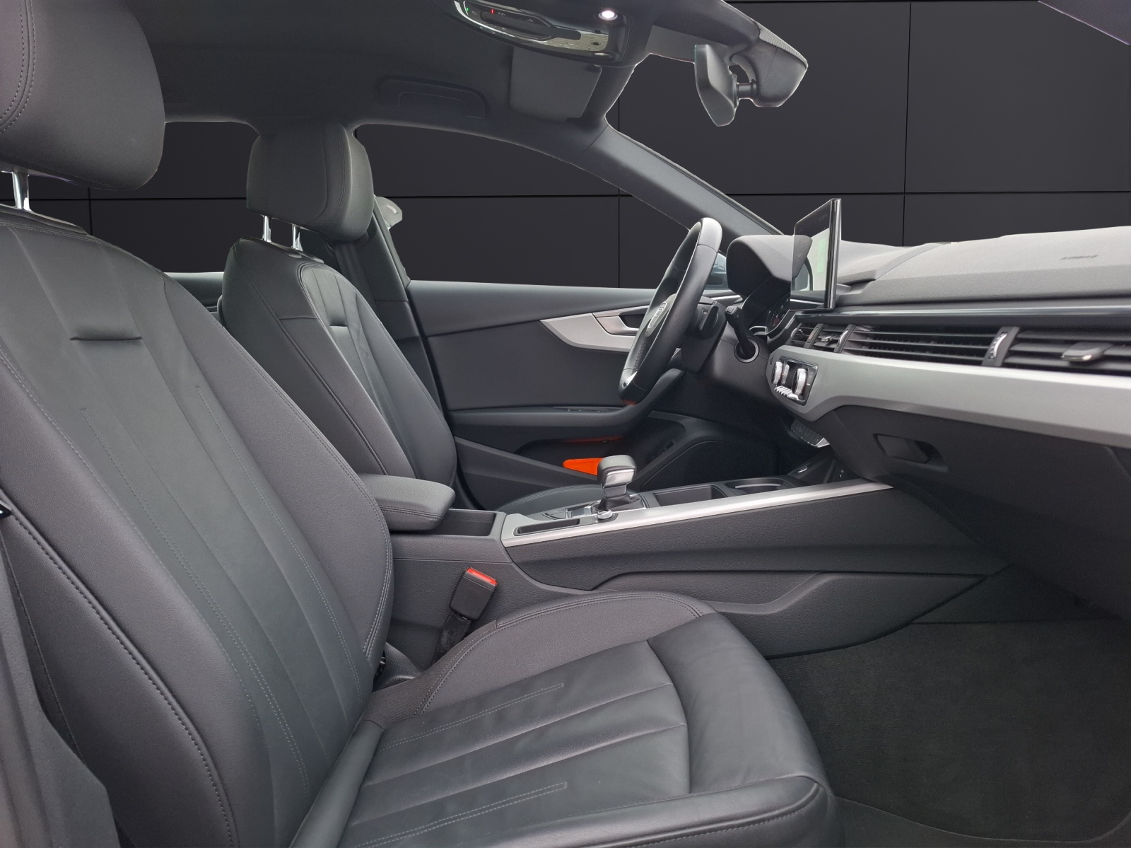 Fahrzeugabbildung Audi A4 Avant 35 TFSI advanced S-tronic LED Navi Leder ACC RFK SH