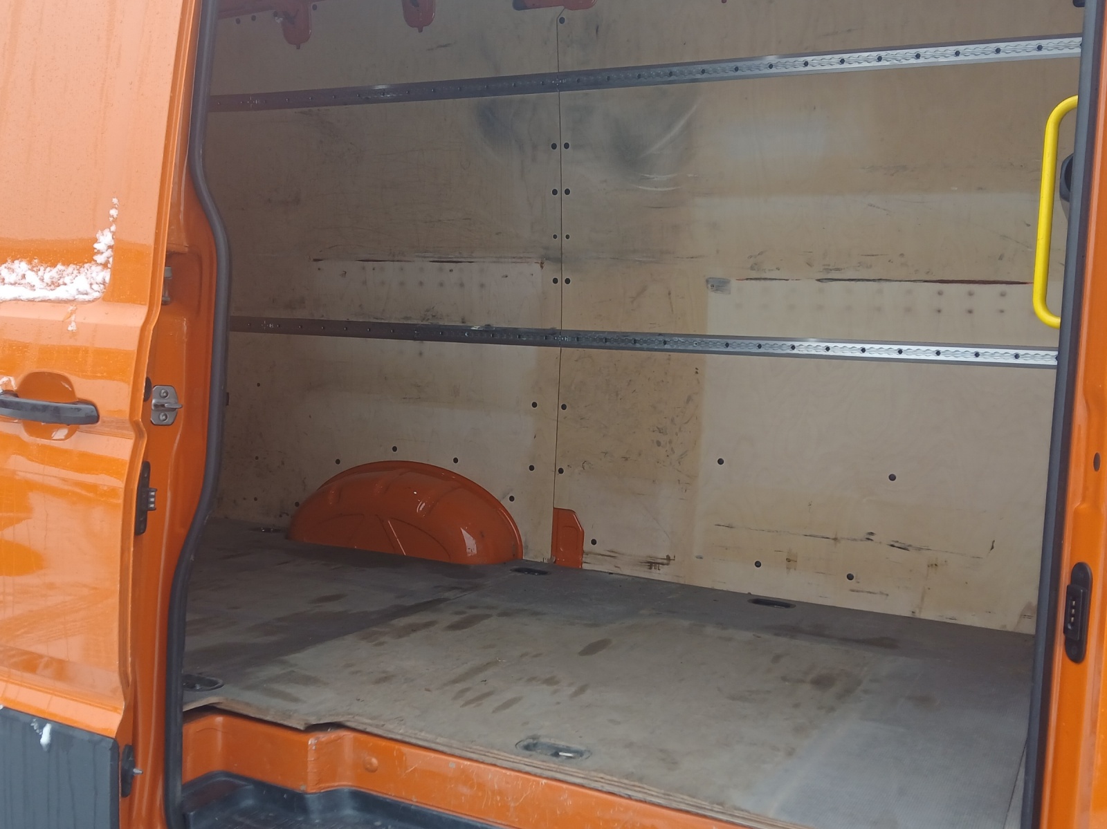 Fahrzeugabbildung Volkswagen Crafter Kasten 35 MR HD AHK Klima RFK